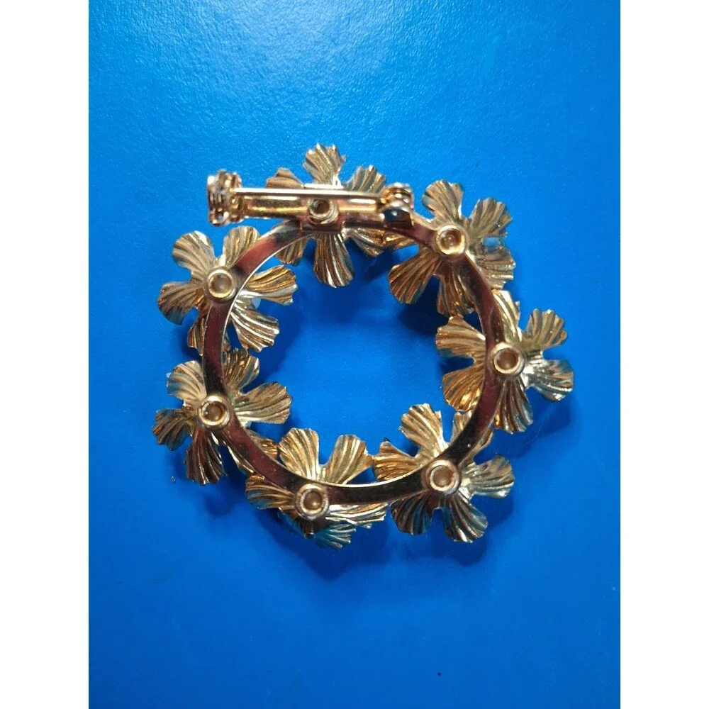 Vintage Gold Tone Floral Wreath Brooch with Faux Pearls Mid-Century Style Flower